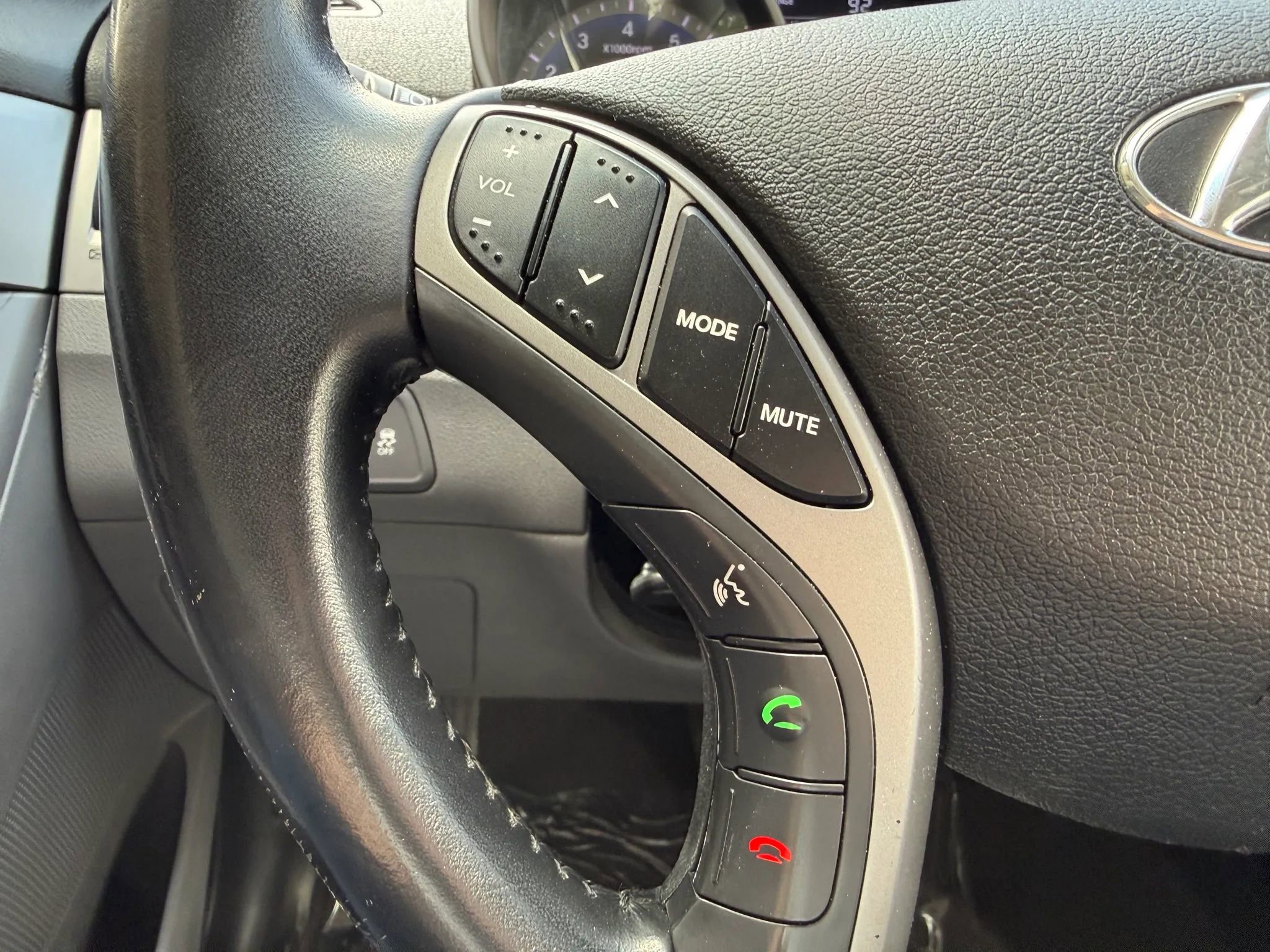 Used 2014 Hyundai Elantra FWD image 8