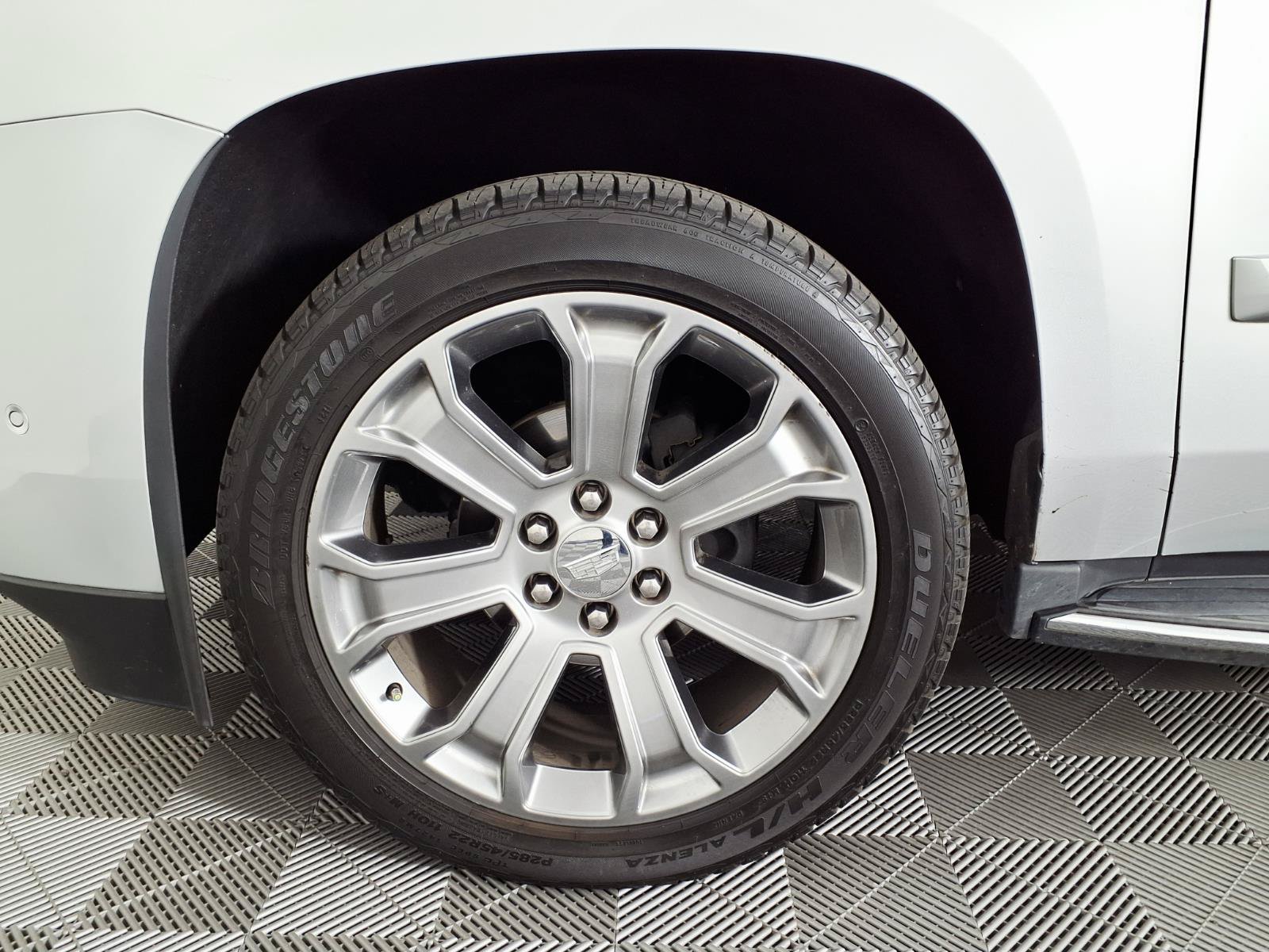 Used 2020 Cadillac Escalade Luxury RWD image 7