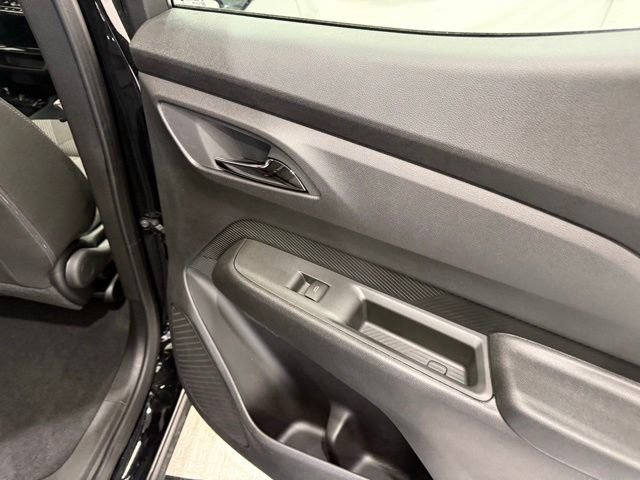 New 2027 Chevrolet Bolt LT w/ Comfort Package FWD image 25