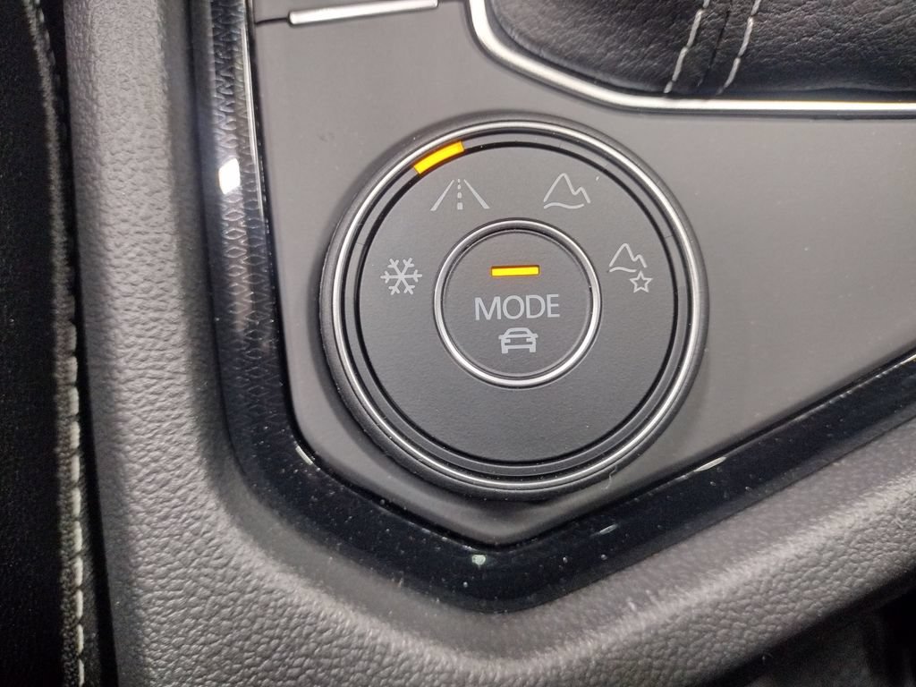 New 2026 Volkswagen Taos SEL AWD/4WD image 31