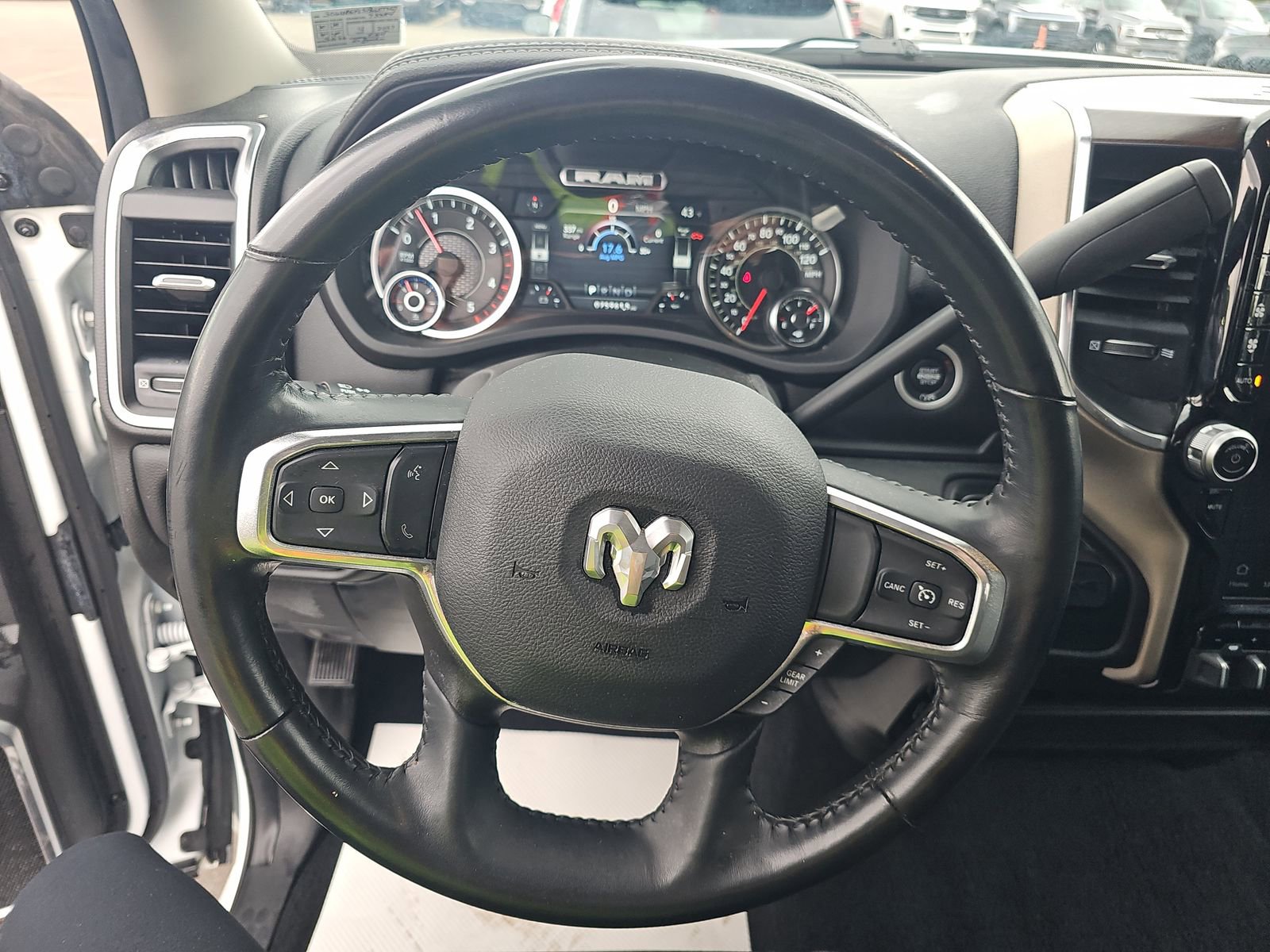 Used 2023 RAM 2500 Laramie AWD/4WD image 8