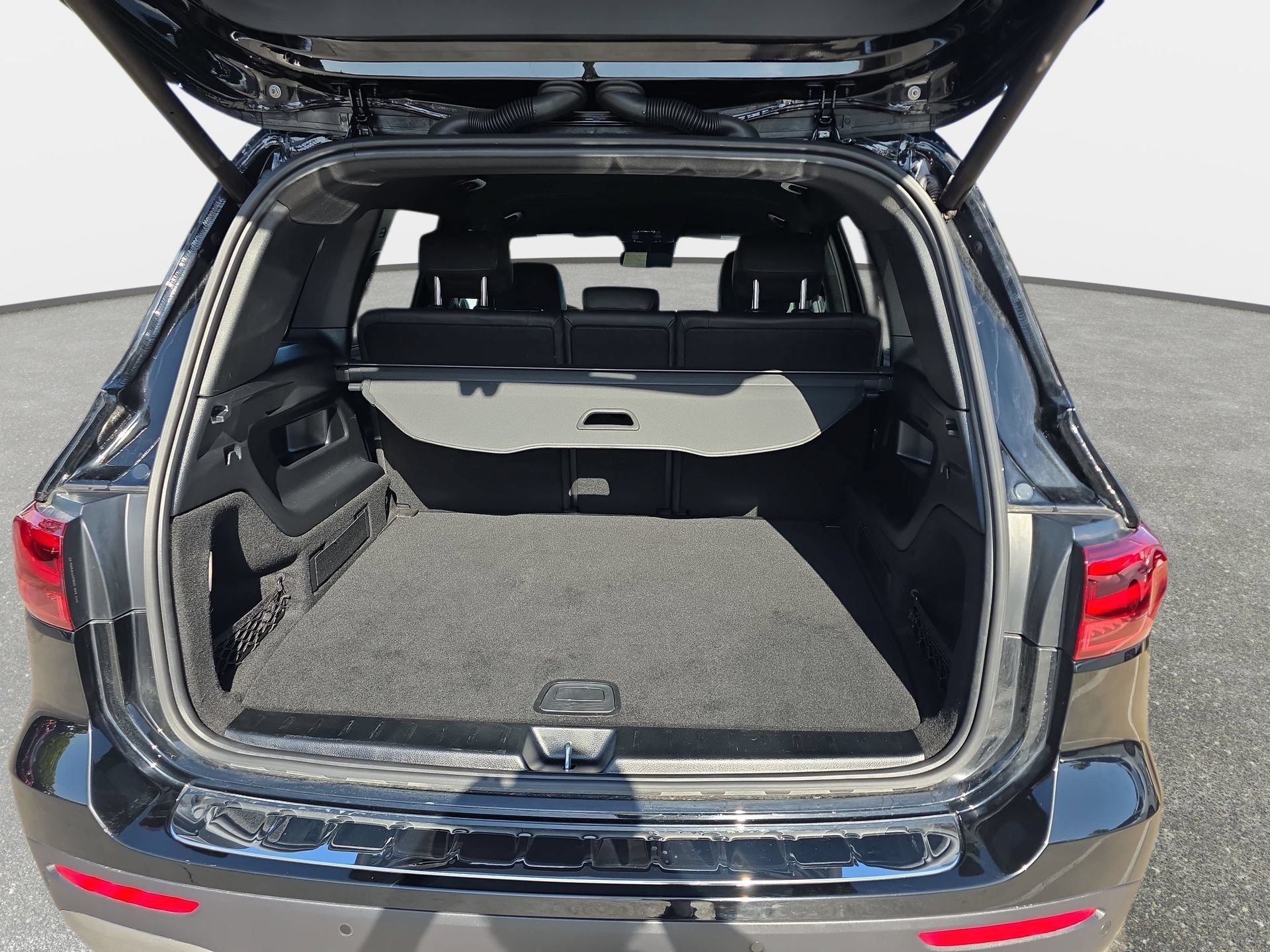 Used 2024 Mercedes-Benz GLB 250 image 12