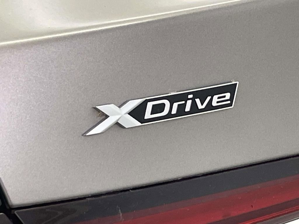 Used 2025 BMW 530i xDrive AWD/4WD image 10