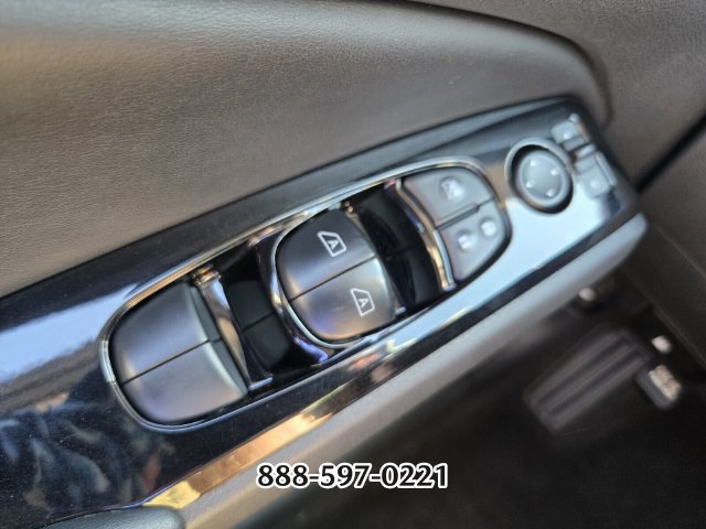 Used 2025 Nissan Altima 2.5 SR FWD image 31
