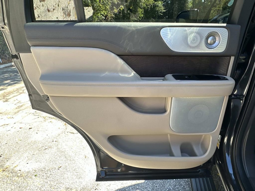 Certified 2024 Lincoln Navigator Reserve image 23