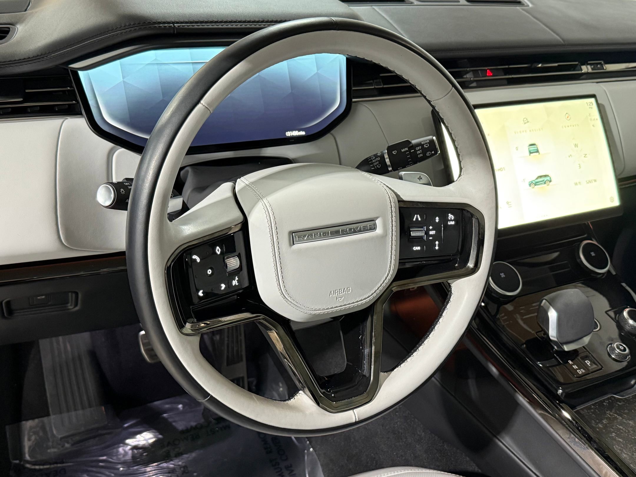 Used 2023 Land Rover Range Rover Sport SE Dynamic image 14