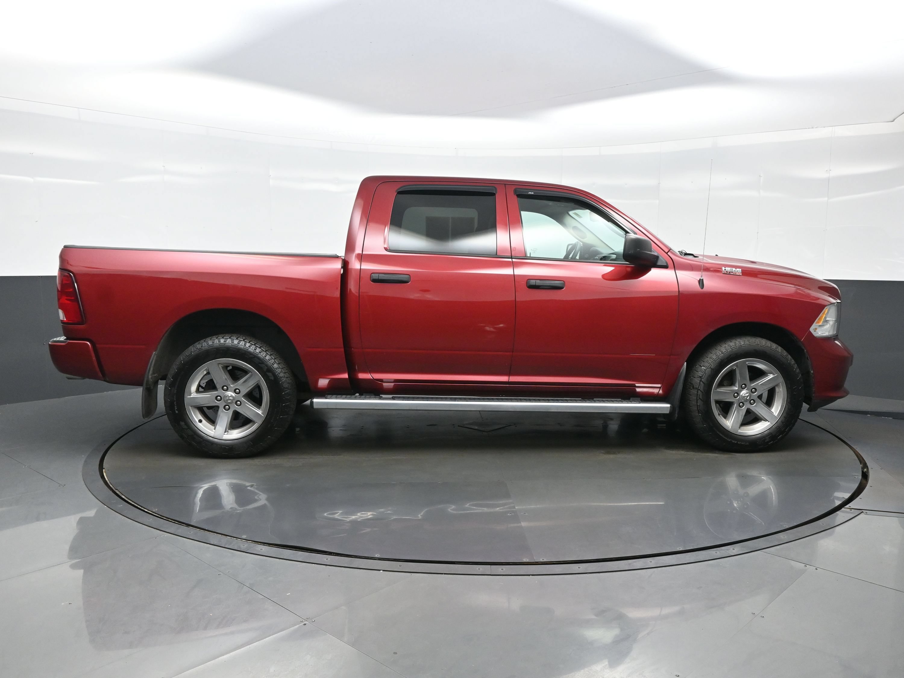 Used 2015 RAM 1500 Express AWD/4WD image 7