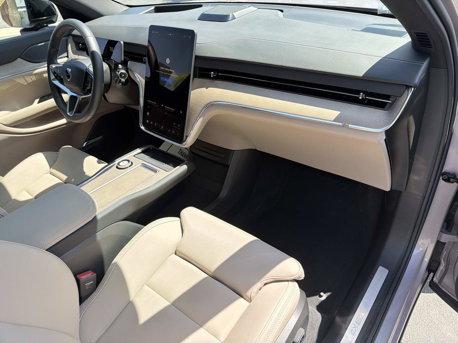 Used 2026 Volvo EX90 Plus RWD image 27