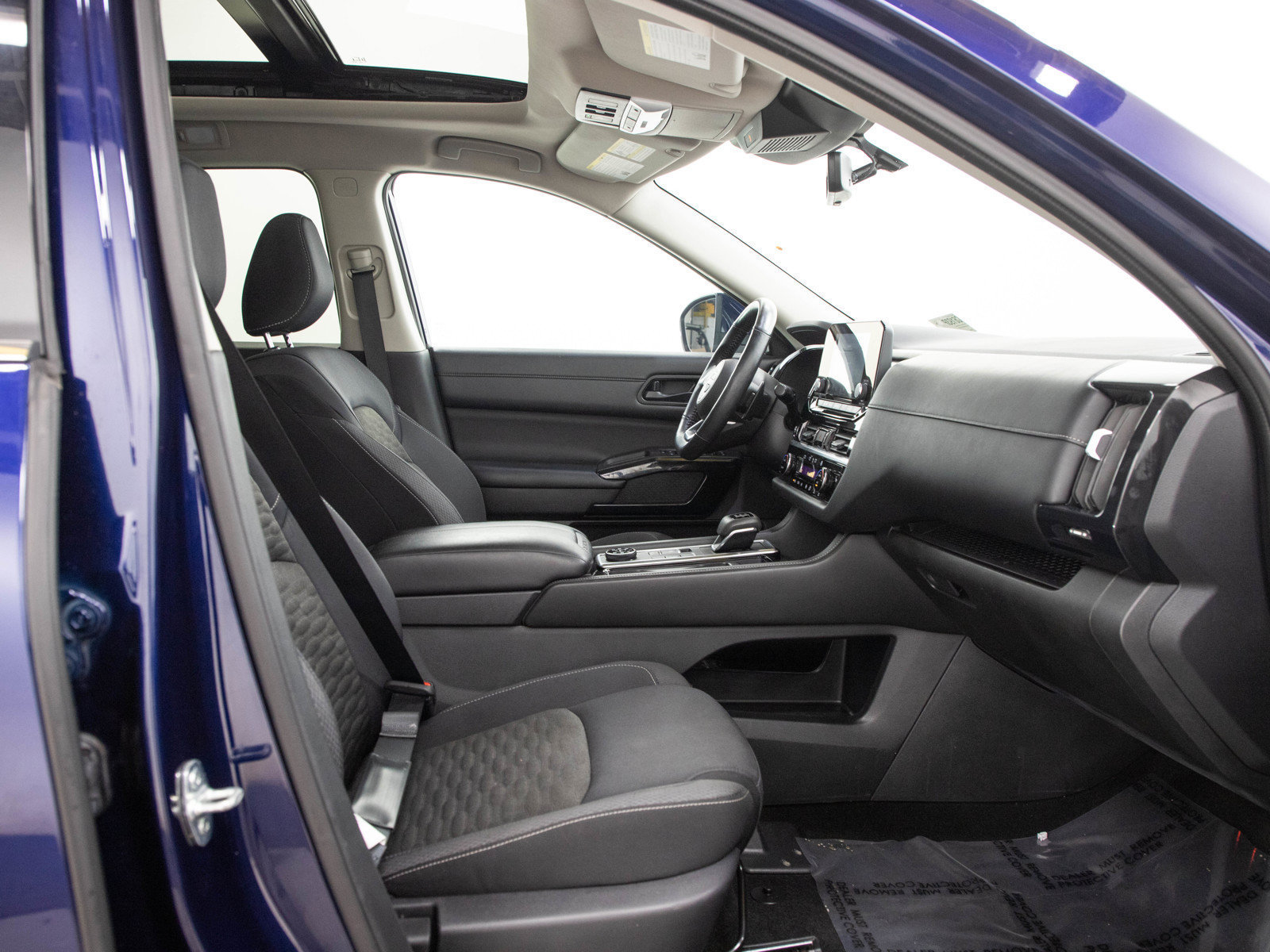 Used 2024 Nissan Pathfinder SV AWD/4WD image 14