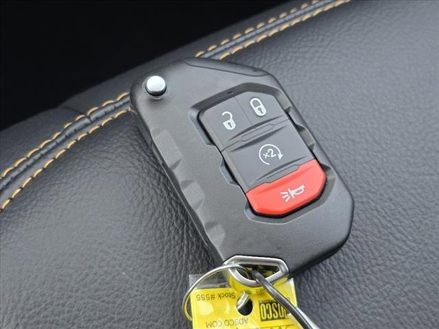 New 2025 Jeep Wrangler Sahara w/ Technology Group image 11