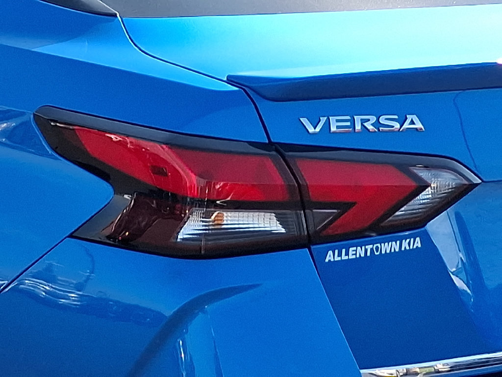 Used 2021 Nissan Versa SR w/ Convenience Package FWD image 10