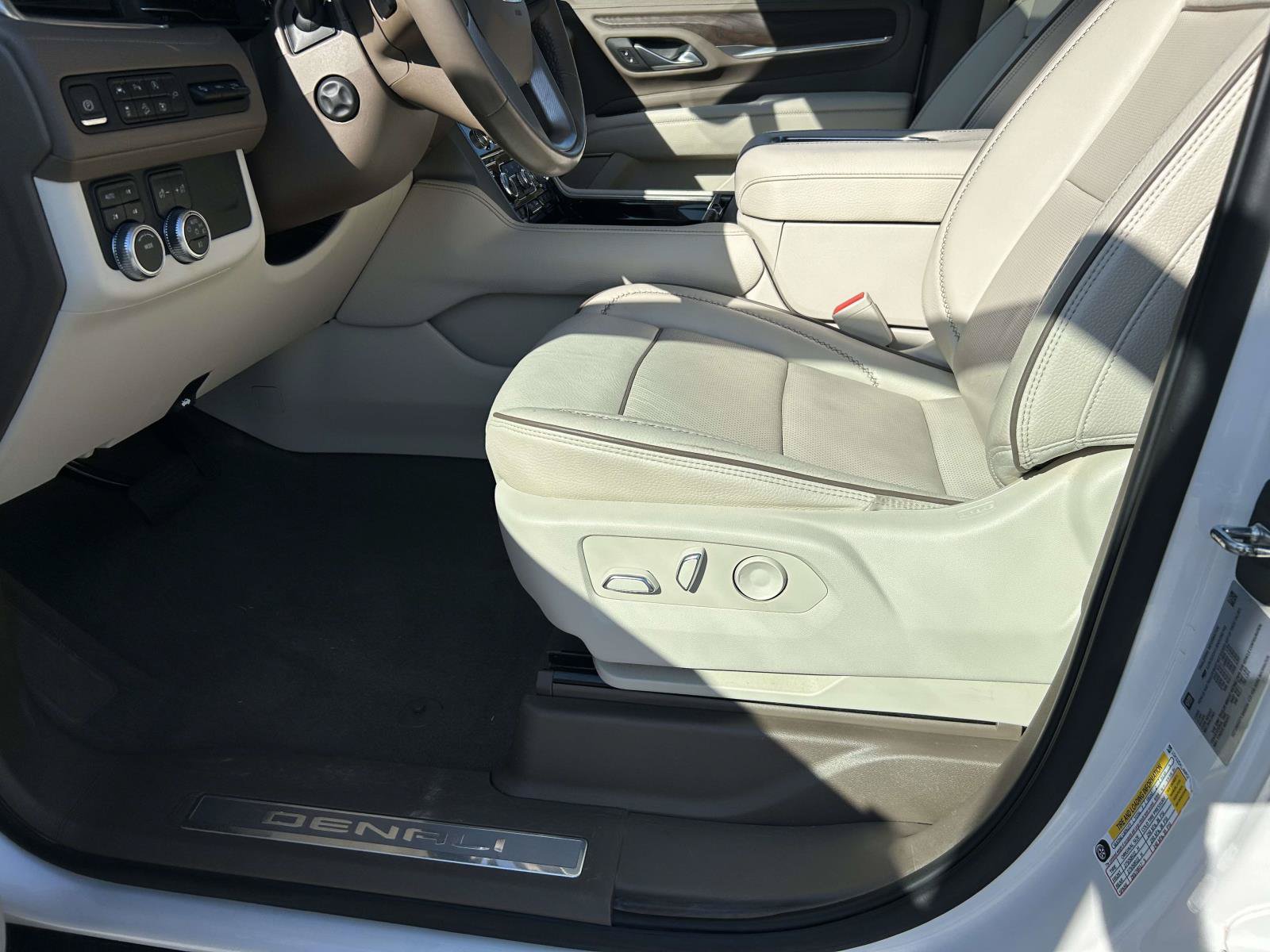 Used 2022 GMC Yukon Denali AWD/4WD image 21