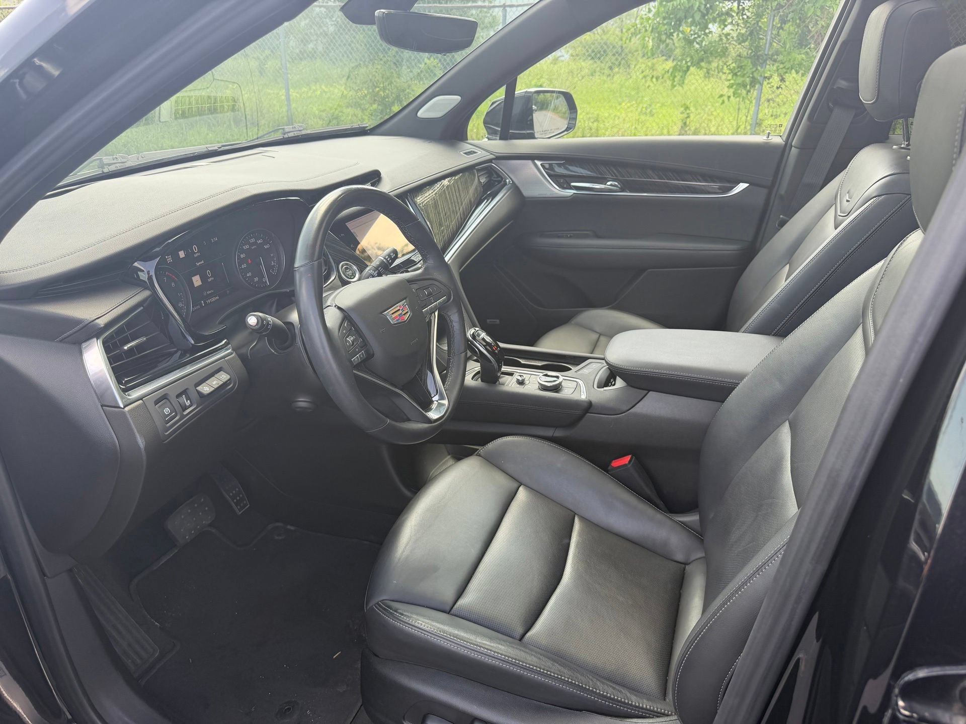 Certified 2023 Cadillac XT6 Premium Luxury w/ Technology Package AWD/4WD image 30