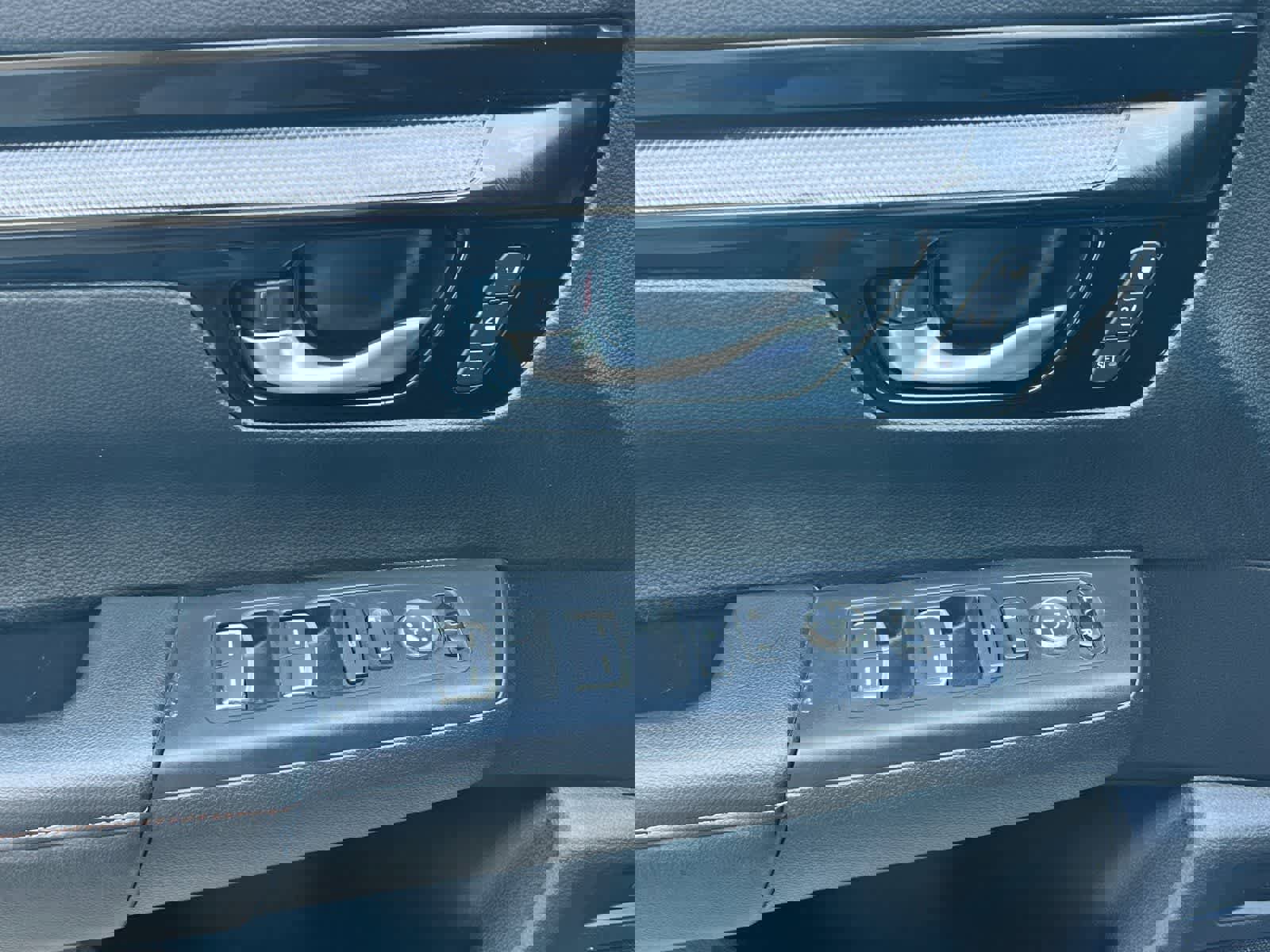 Used 2025 Honda CR-V Sport Touring image 13