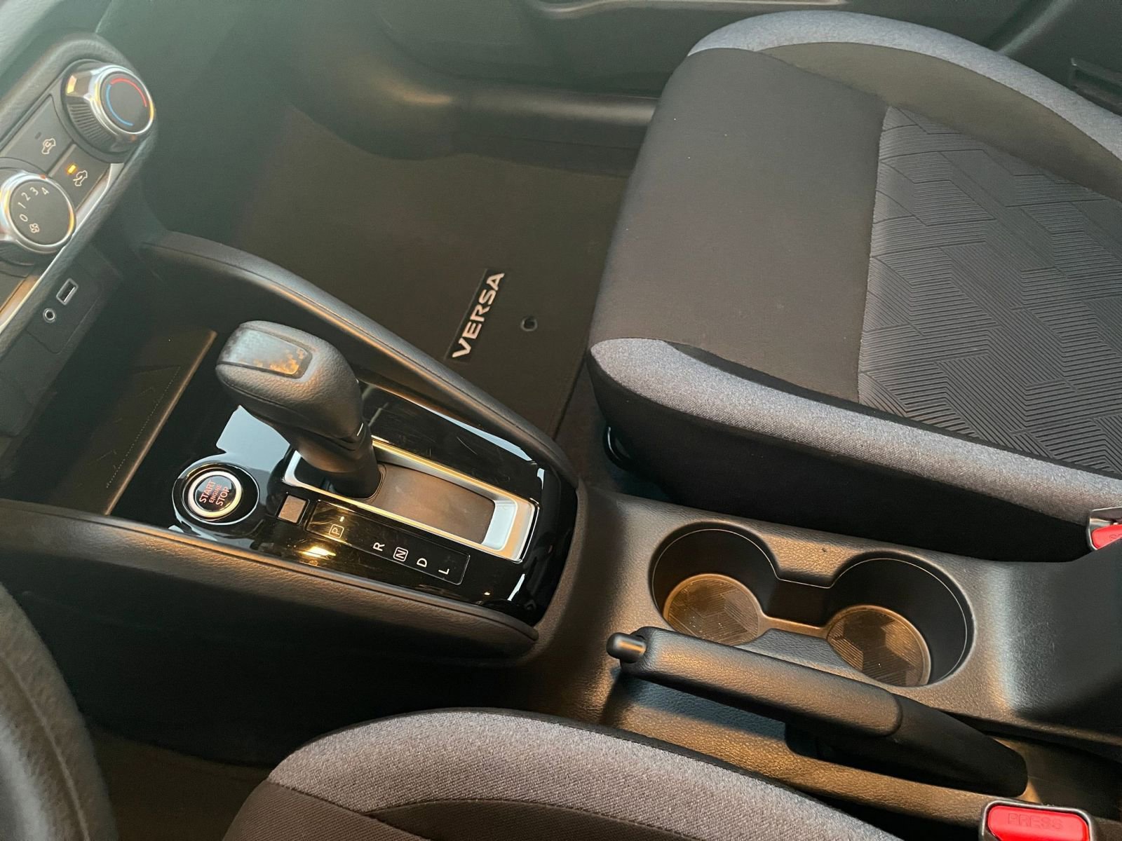 Used 2025 Nissan Versa SV image 40