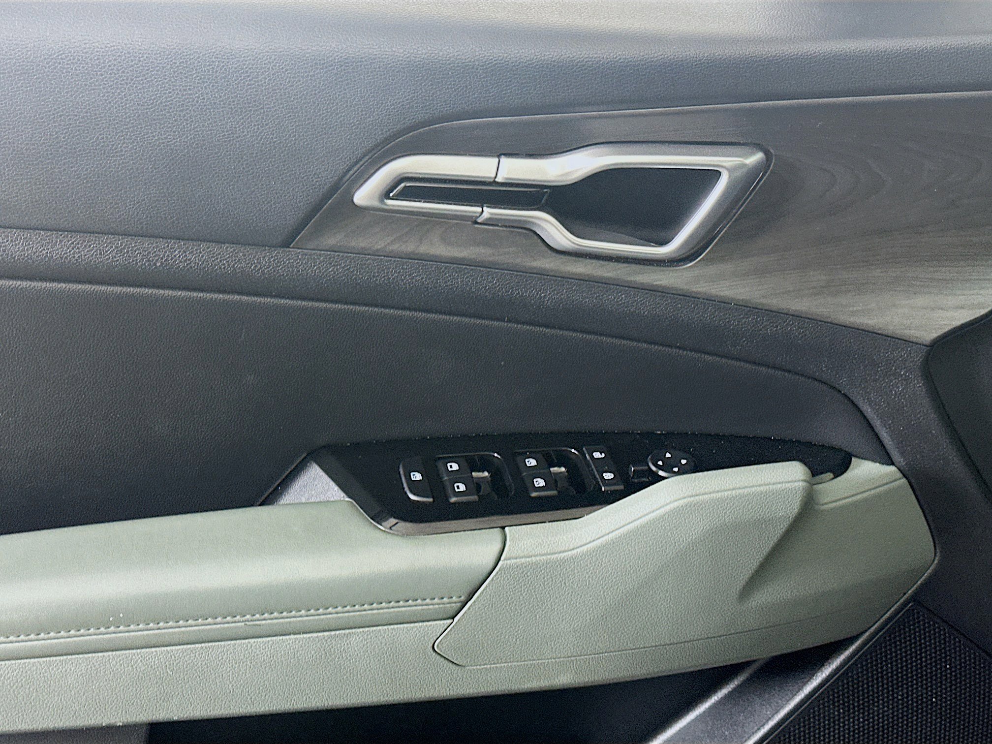 Used 2024 Kia Sportage X-Line w/ X-Line Premium Package image 15