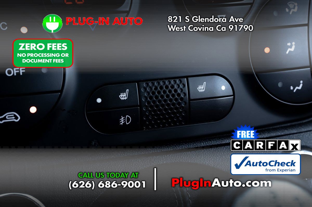 Used 2013 FIAT 500 Abarth w/ Beats Audio Pkg FWD image 17