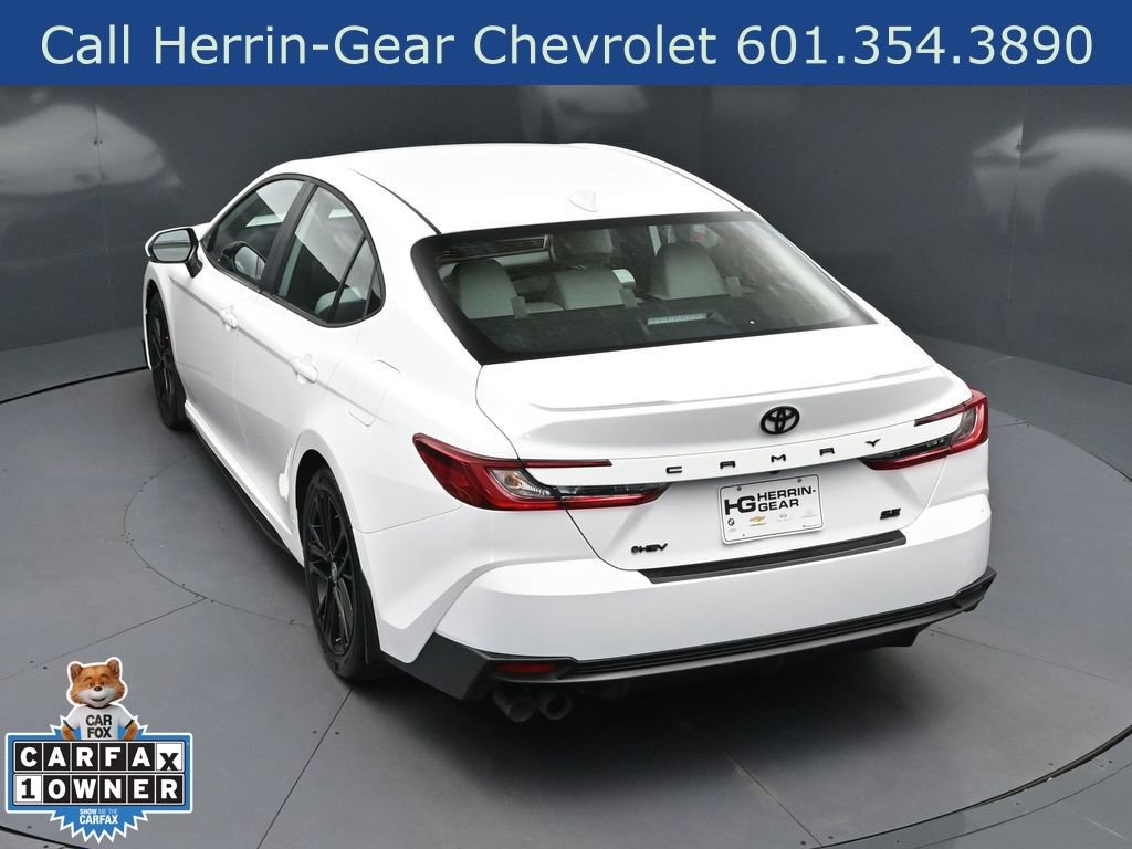 Used 2025 Toyota Camry SE w/ Convenience Package image 34