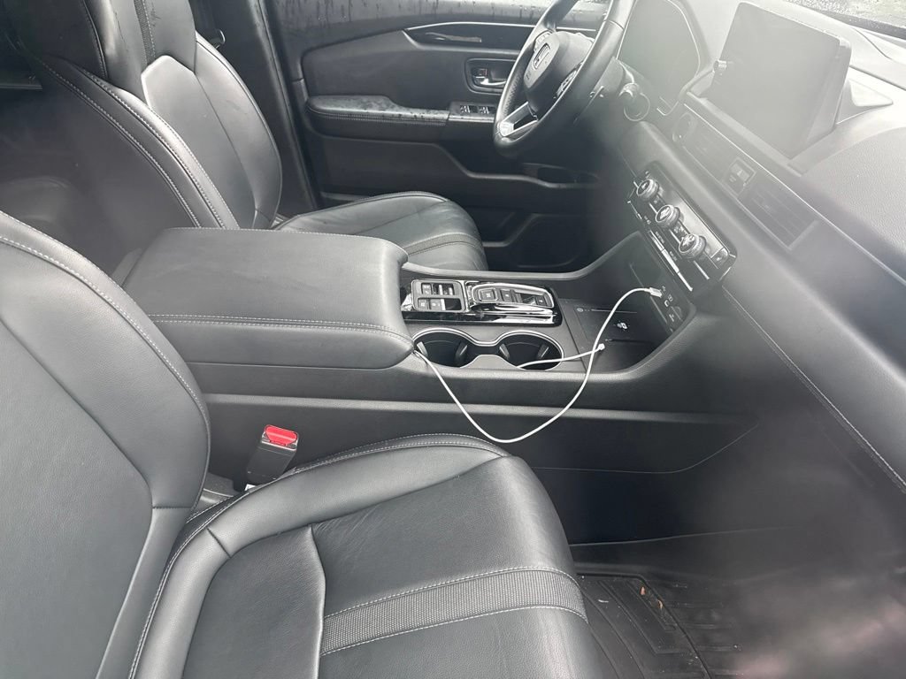 Used 2023 Honda Pilot Touring image 17