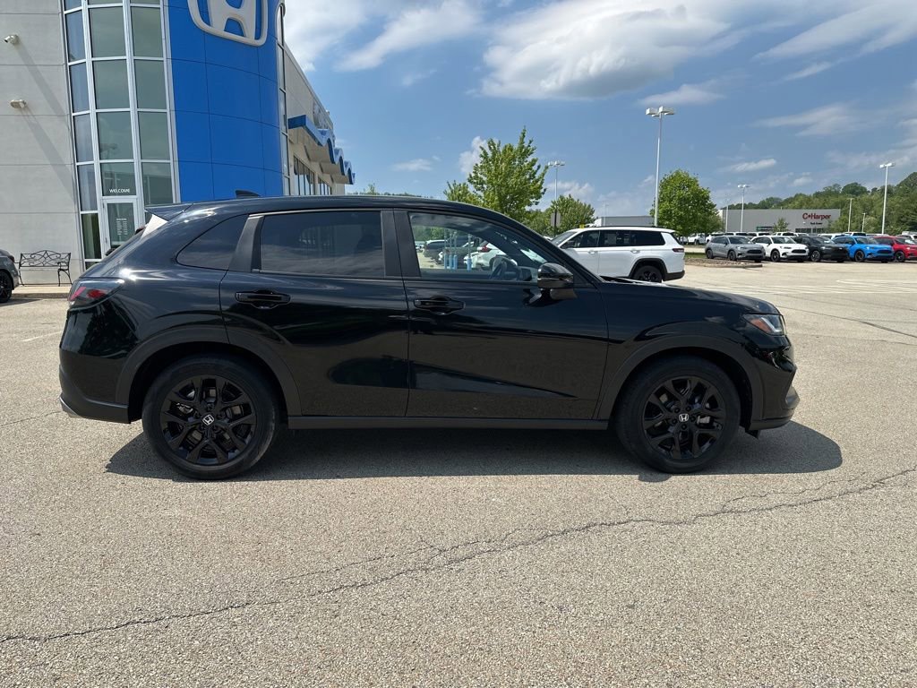 Used 2025 Honda HR-V Sport image 2