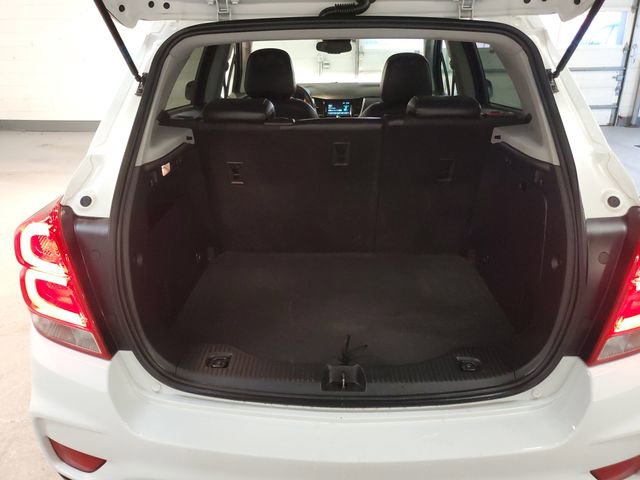 Used 2017 Chevrolet Trax LT w/ LT Convenience Package AWD/4WD image 6