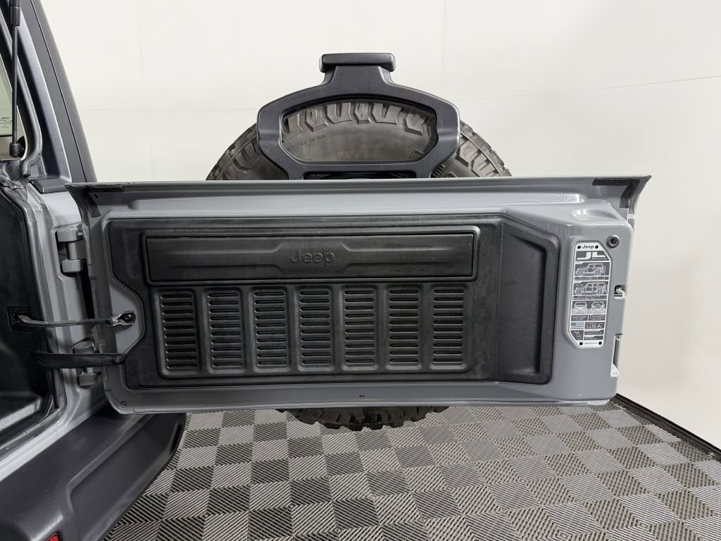 Used 2023 Jeep Wrangler Unlimited AWD/4WD image 32