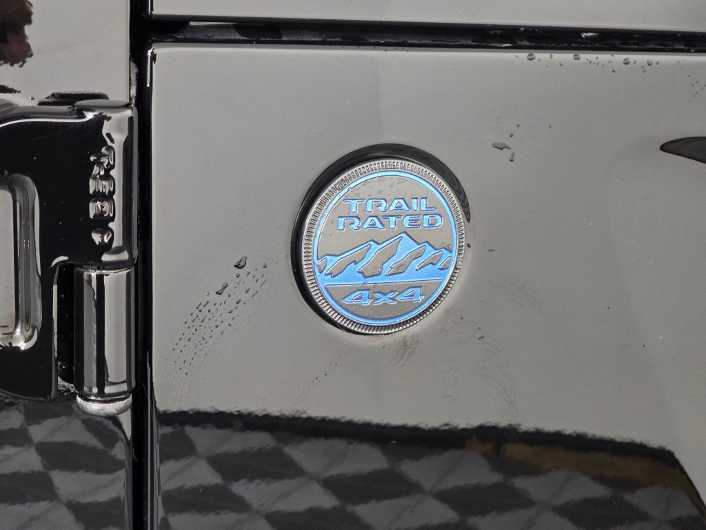 Used 2024 Jeep Wrangler Unlimited AWD/4WD image 31