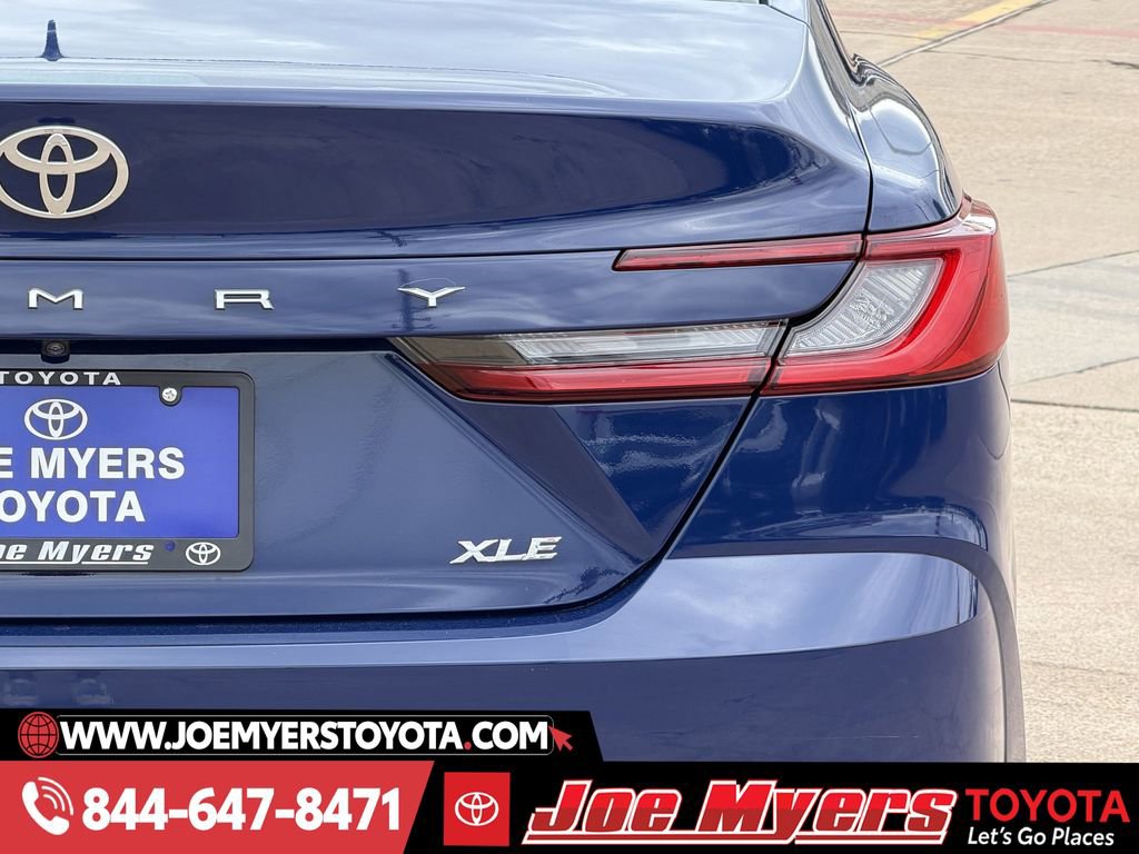 Used 2025 Toyota Camry XSE image 9