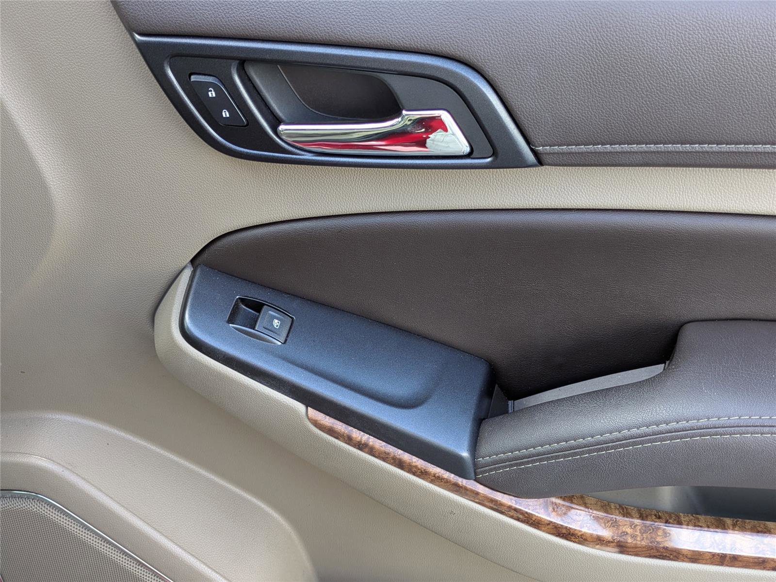 Used 2015 Chevrolet Tahoe LTZ RWD image 23