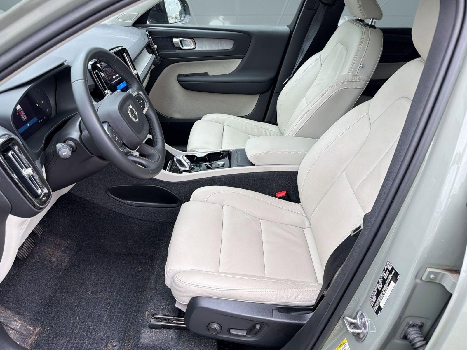 Certified 2023 Volvo XC40 B5 Plus w/ Driver Assist Package image 5