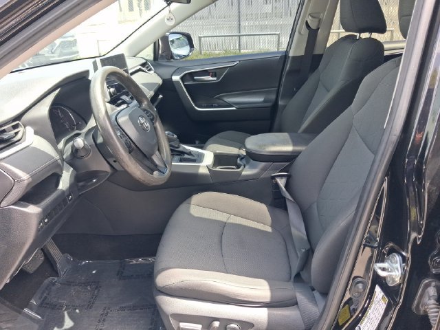 Used 2023 Toyota RAV4 XLE w/ Convenience Package FWD image 11