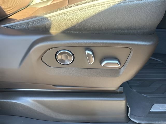 Used 2024 GMC Sierra 3500 Denali w/ Denali Reserve Package AWD/4WD image 27