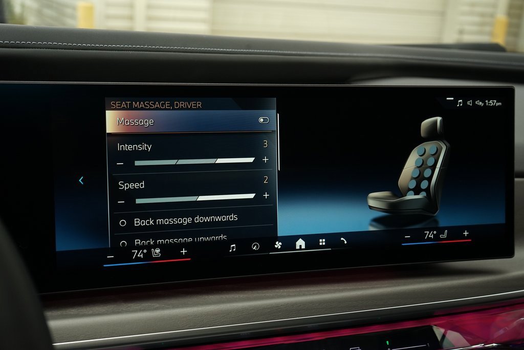 Used 2023 BMW 760i xDrive image 19