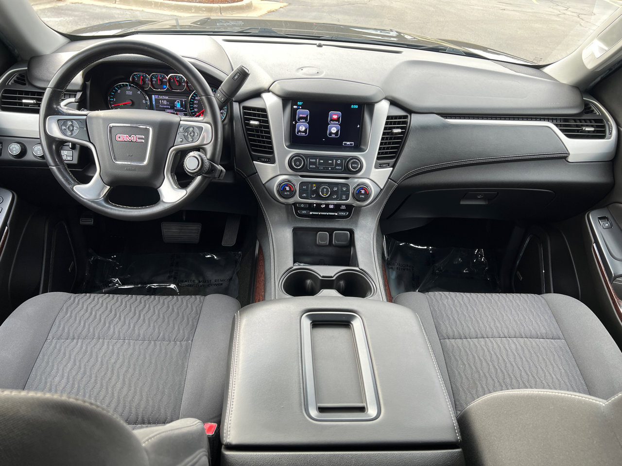 Used 2017 GMC Yukon SLE w/ SLE Value Package image 39