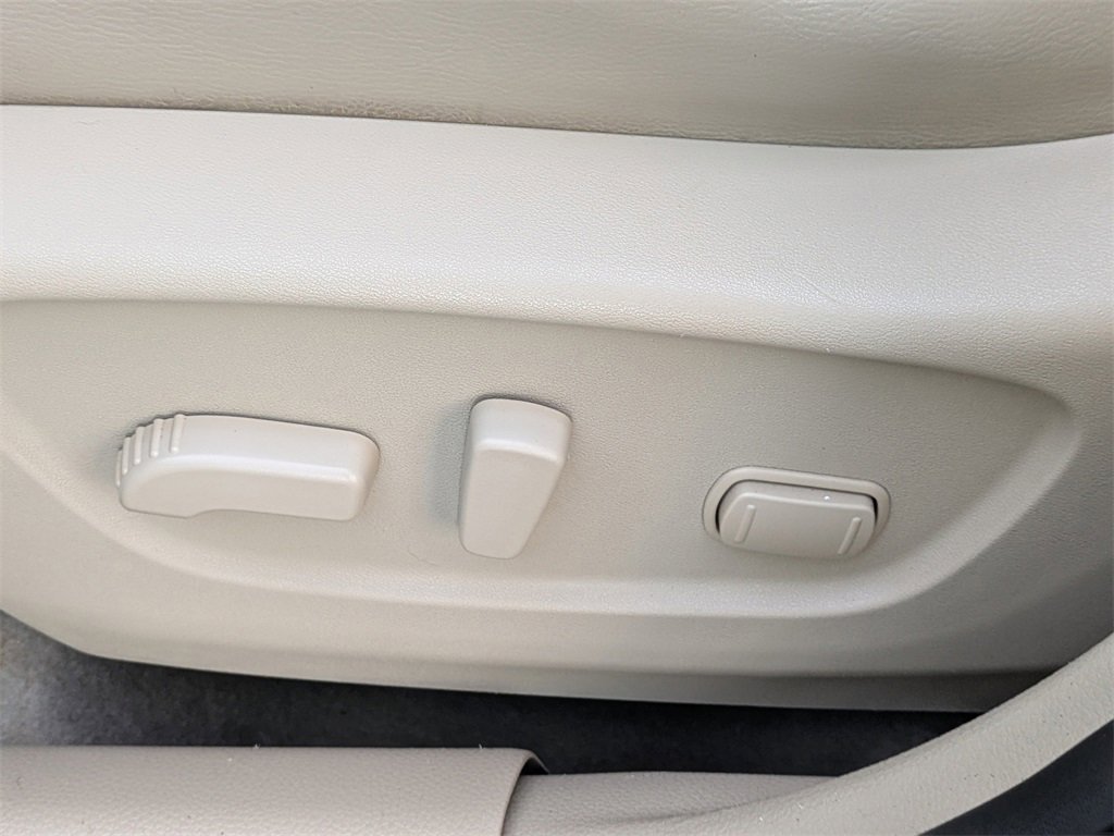 Used 2015 Nissan Rogue SL w/ SL Premium Package image 20