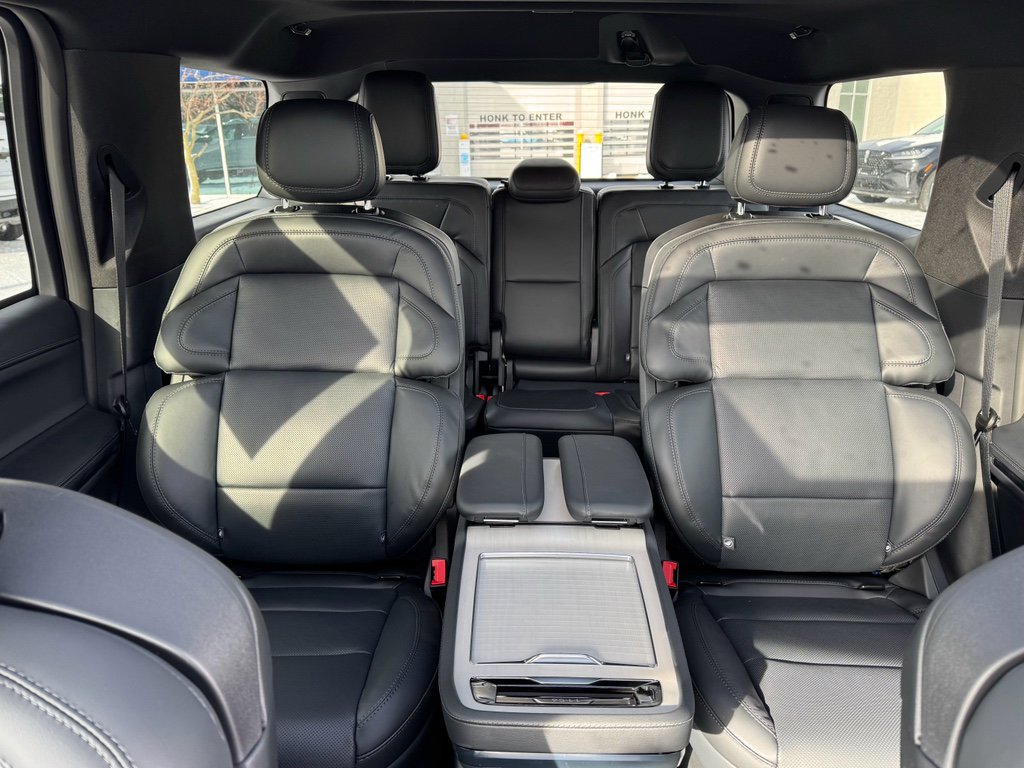 New 2026 Lincoln Navigator Reserve w/ Jet Appearance Package image 32