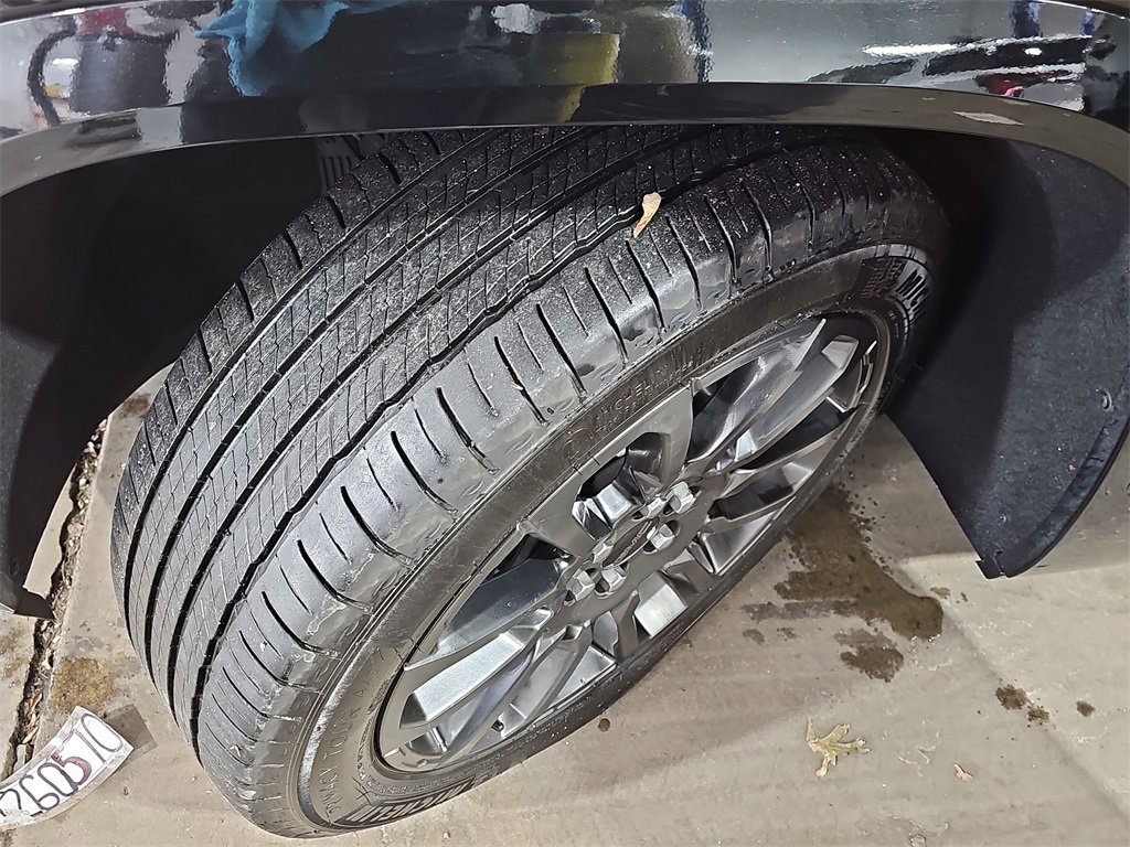 Used 2023 GMC Acadia Denali w/ Black Diamond Edition image 35