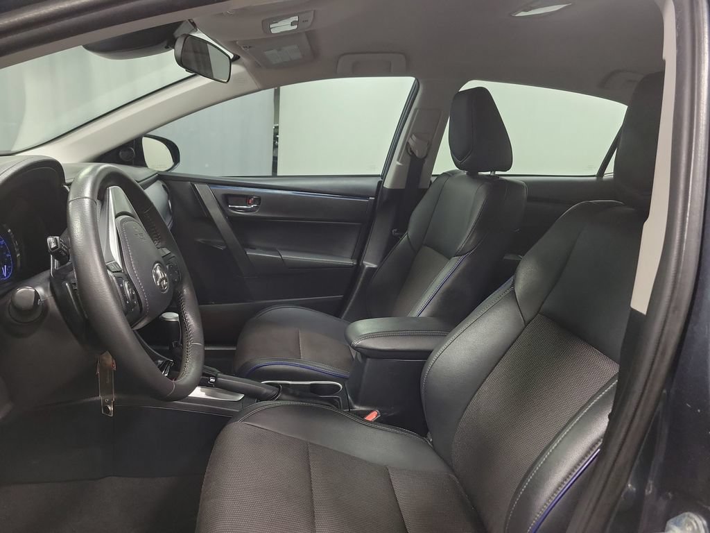 Used 2018 Toyota Corolla SE FWD image 15