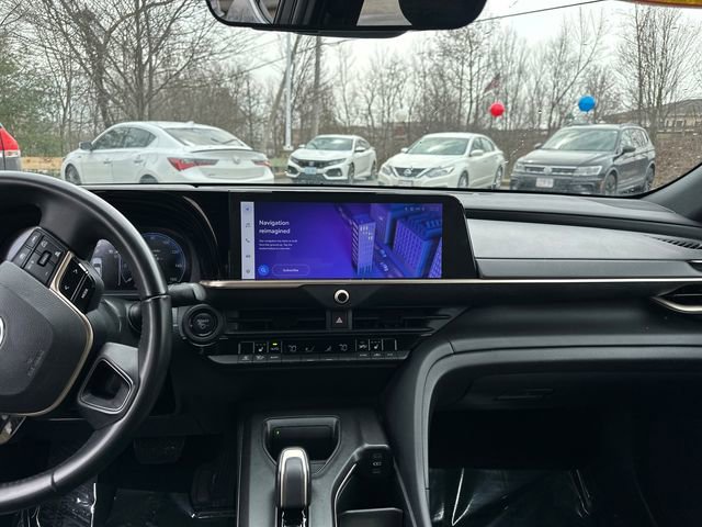 Certified 2023 Toyota Crown XLE image 25