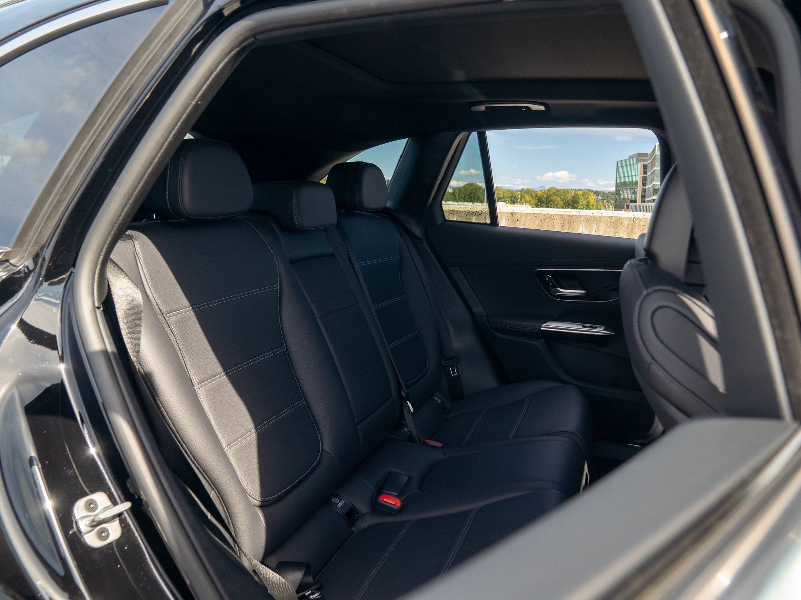 Used 2023 Mercedes-Benz GLC 300 4MATIC image 28