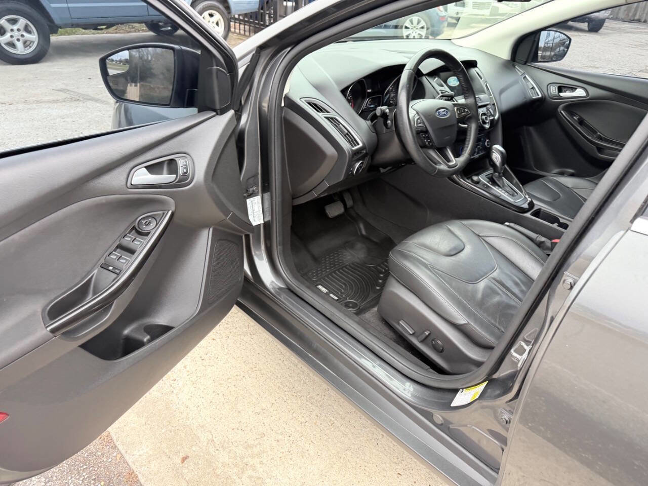Used 2018 Ford Focus Titanium image 10