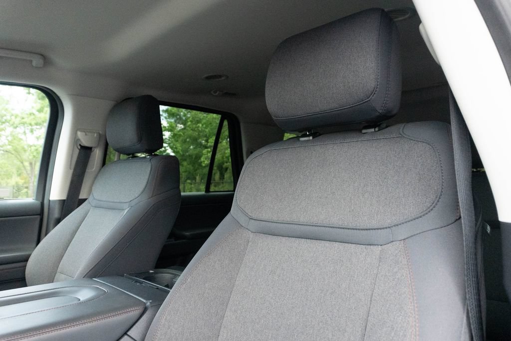 Used 2025 Ford Expedition Active RWD image 20