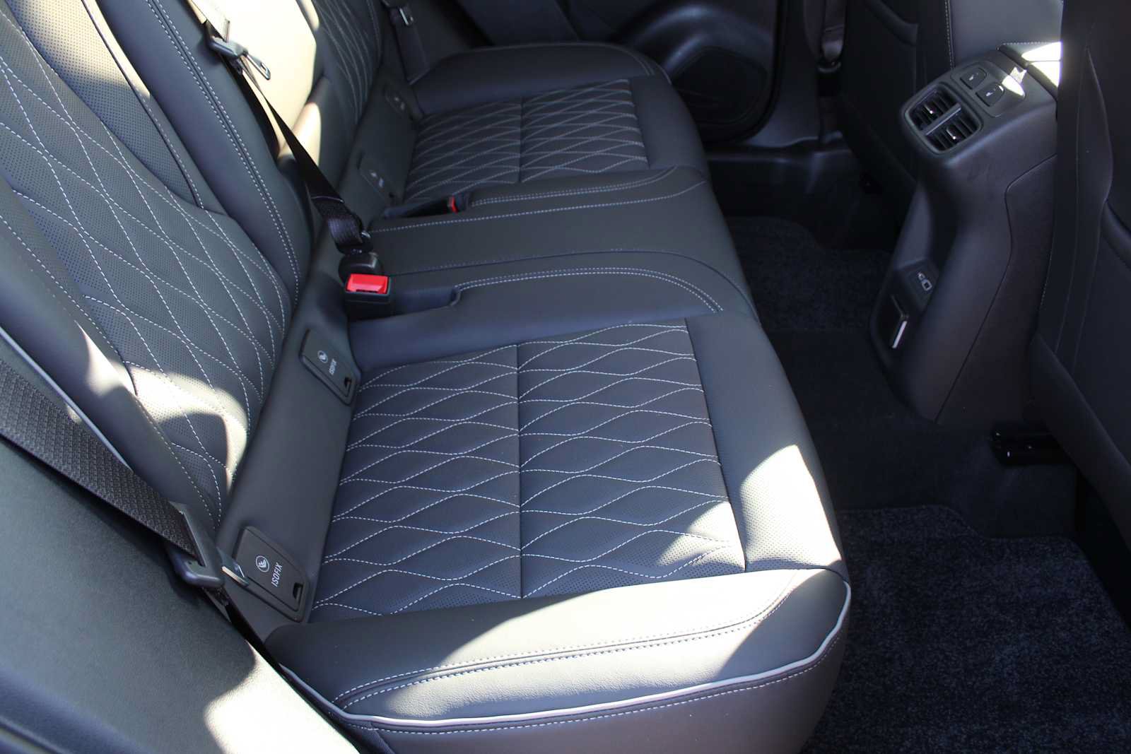 Used 2023 Buick Envision Avenir AWD/4WD image 24
