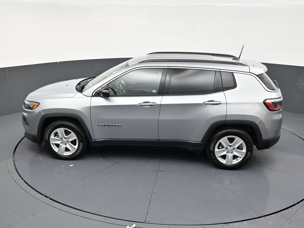 Used 2022 Jeep Compass Latitude FWD image 14