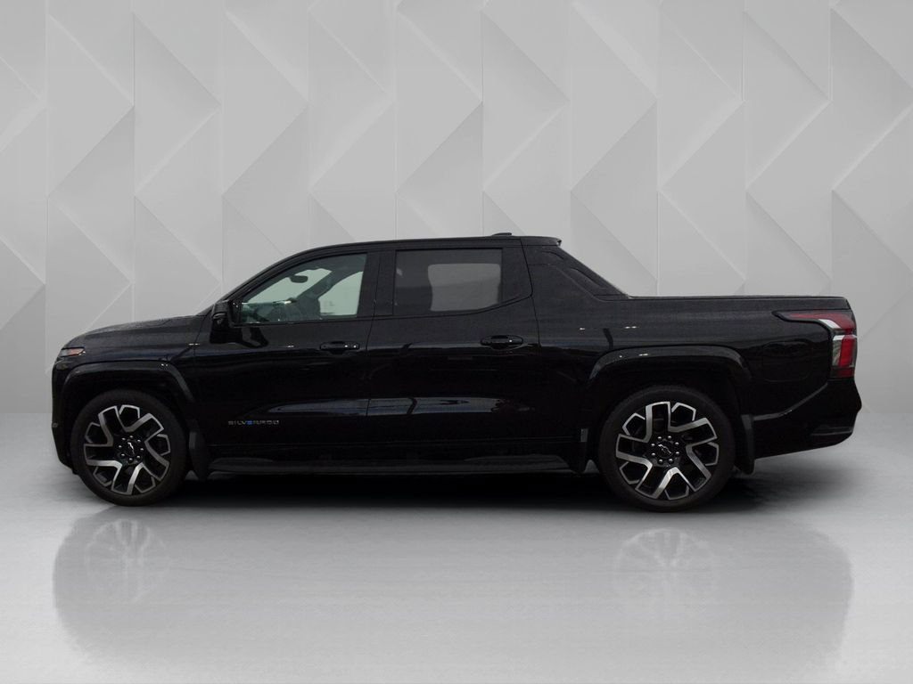 Used 2024 Chevrolet Silverado EV RST AWD/4WD image 2