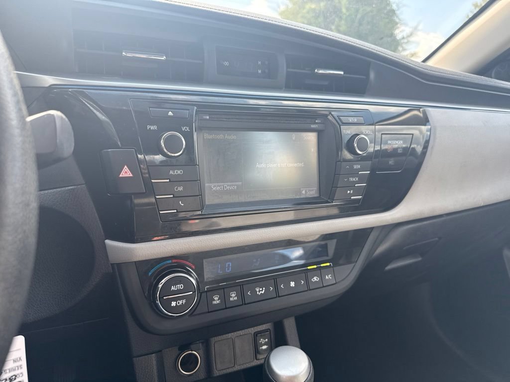 Used 2016 Toyota Corolla LE FWD image 11