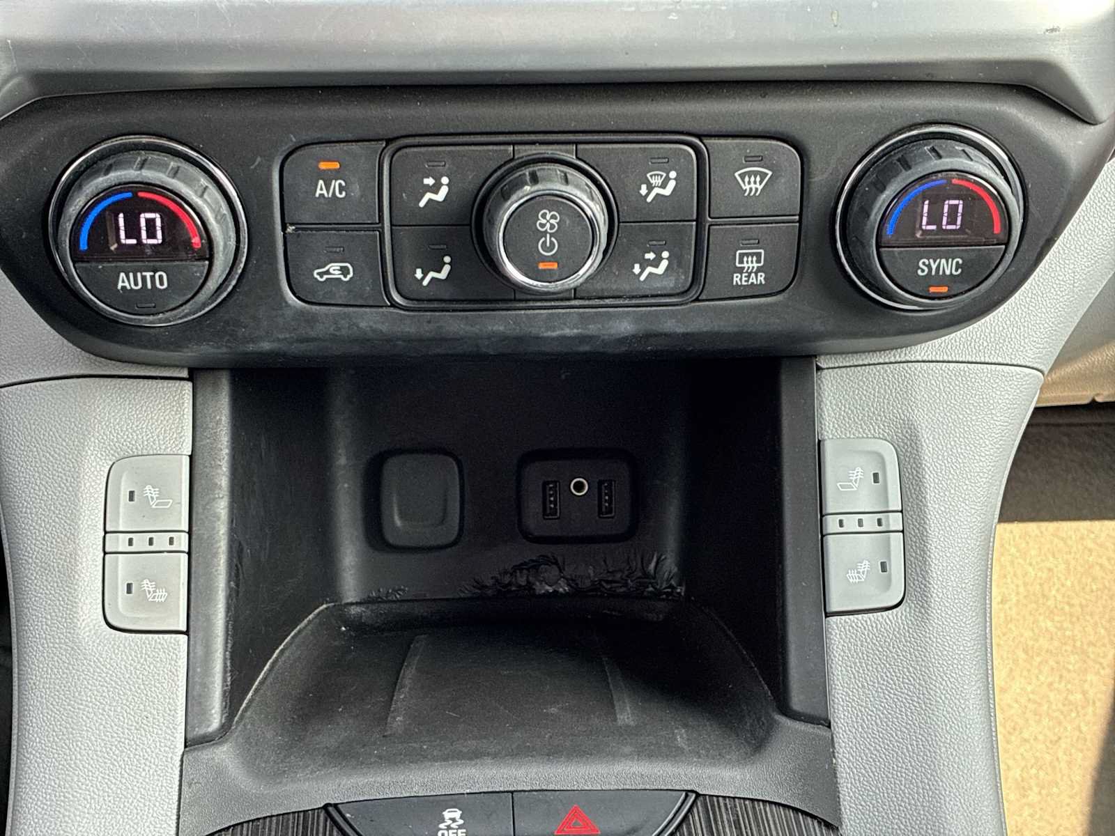 Used 2018 GMC Acadia SLT AWD/4WD image 17