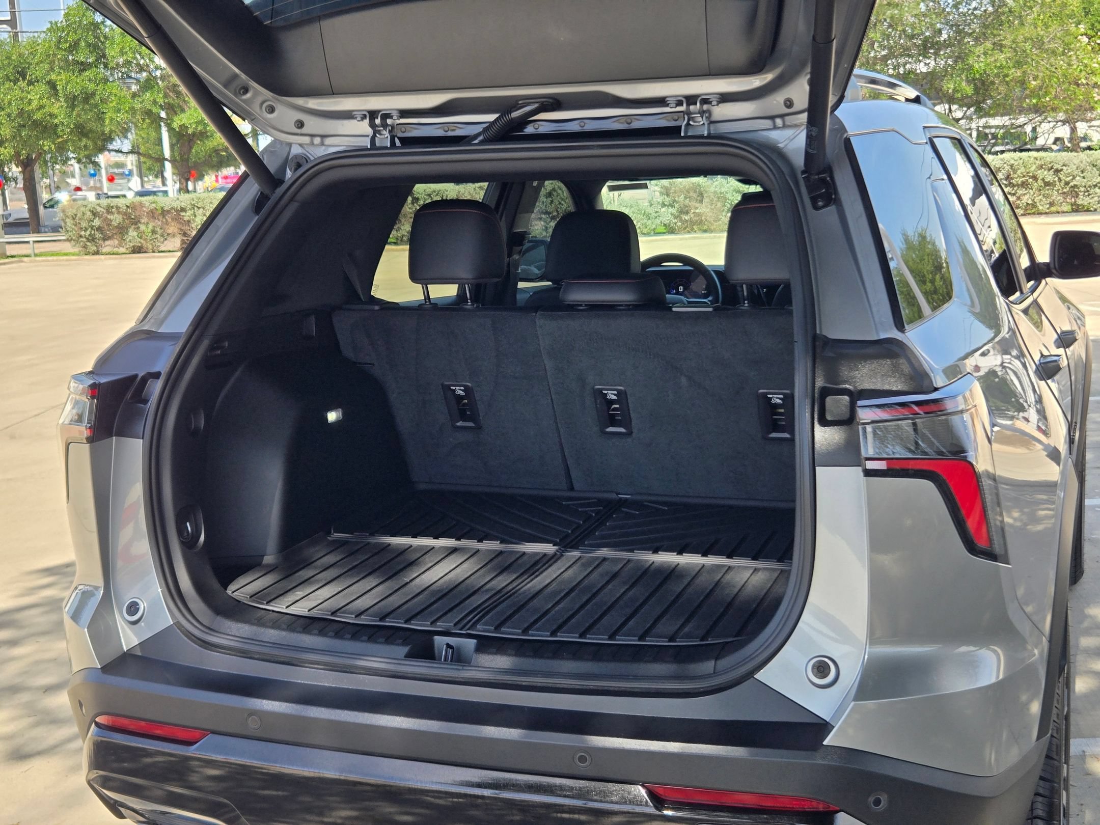 Certified 2026 Chevrolet Equinox RS FWD image 25