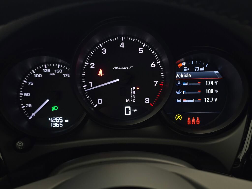 Certified 2025 Porsche Macan Turbo image 37