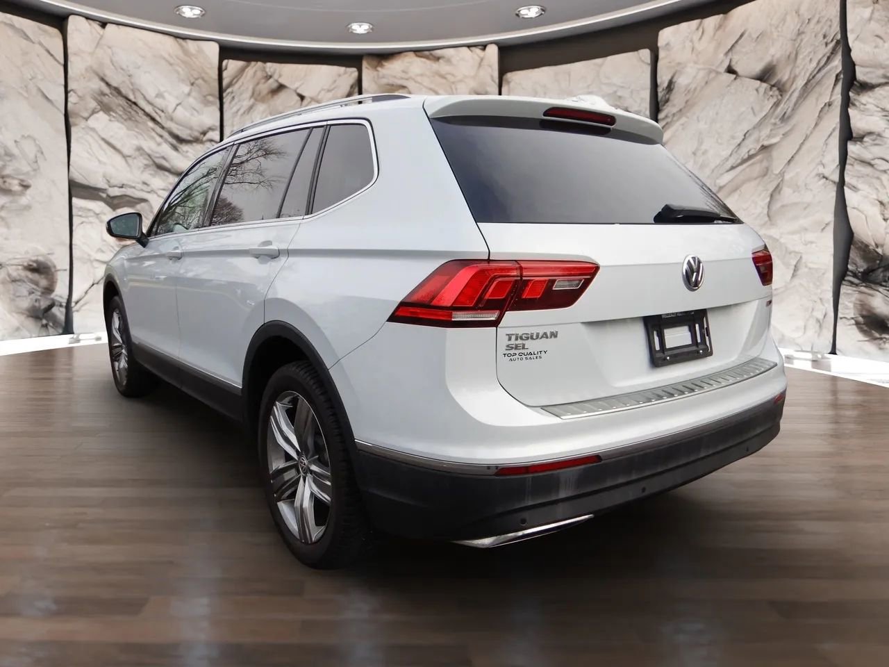 Used 2019 Volkswagen Tiguan SEL Premium AWD/4WD image 8